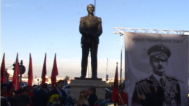 Mbreti Ahmet Zogu me një monument në Tiranë