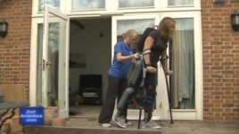 Skeleti robotik ndihmon lëvizjet e paraplegjikëve