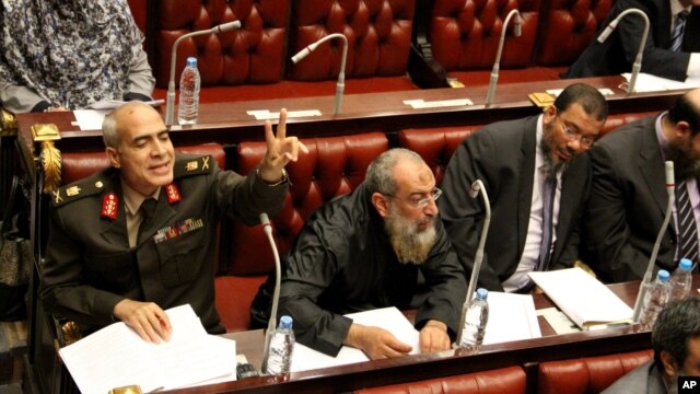 http://gdb.voanews.eu/54857B66-7987-4880-9D6F-0B5D2729C15A_w640_r1_s_cx0_cy10_cw0.jpg