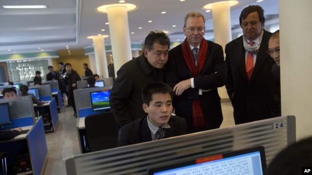 http://gdb.voanews.eu/6E264D17-801D-4F44-9AAA-C4D6AE7C5E56_w640_r1_s.jpg