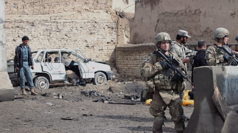 Террорист-смертник взорвал автофургон у американской базы в Афганистане
