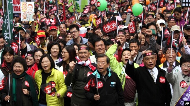 http://gdb.voanews.eu/9D88FFF1-7708-41C3-8E61-153642CBE704_w640_r1_s_cx0_cy3_cw0.jpg