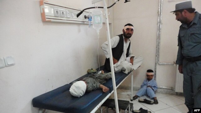 http://gdb.voanews.eu/9E0AA55C-A703-475C-A09B-5100F1ABA720_w640_r1_s.jpg