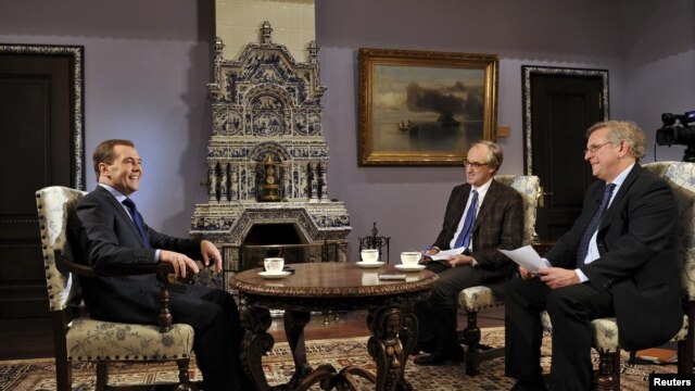 http://gdb.voanews.eu/A0BC173E-FAB9-4E81-9E25-C8918ED48577_w640_r1_s.jpg