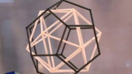 Skulptori paraqet bukurinë e matematikës
