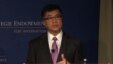 美国驻华大使骆家辉9月13号在华盛顿发表讲话(VOA视频截图)