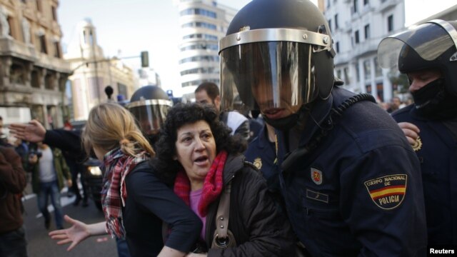 http://gdb.voanews.eu/C1433105-9935-4019-ABE5-CD5A09078598_w640_r1_s.jpg