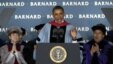 Presiden Obama di kampus Barnard, perguruan tinggi khusus perempuan yang merupakan bagian dari Universitas Columbia itu, berpidato untuk menyemangati para lulusan dan memberikan pengamatan yang tajam mengenai iklim ekonomi dan politik di Amerika (14/5/201