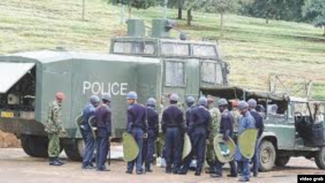 Persona të armatosur në Kenia vranë 34 policë