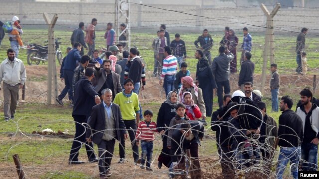 http://gdb.voanews.eu/E617A4EE-2D06-4186-8B46-7F577D7B1128_w640_r1_s.jpg