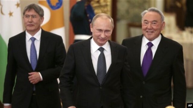 http://gdb.voanews.eu/FD2D6100-5DCE-44FC-97B0-880E55CFFE6A_w640_r1_s.jpg