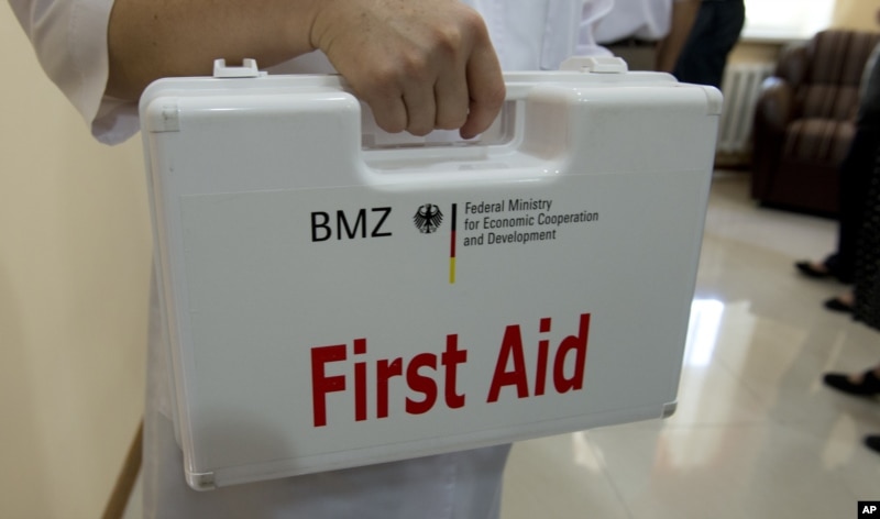 learning first aid: what to do until medical help arrives